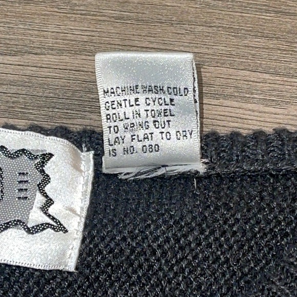 Vintage 80s Gitano Black Sweater with multicolor Sequins - Picture 10 of 10